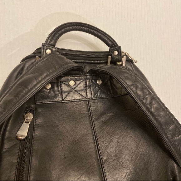 Le Donne Black Zip Zip Multi Compartment Genuine Leather Backpack. - Picture 8 of 12